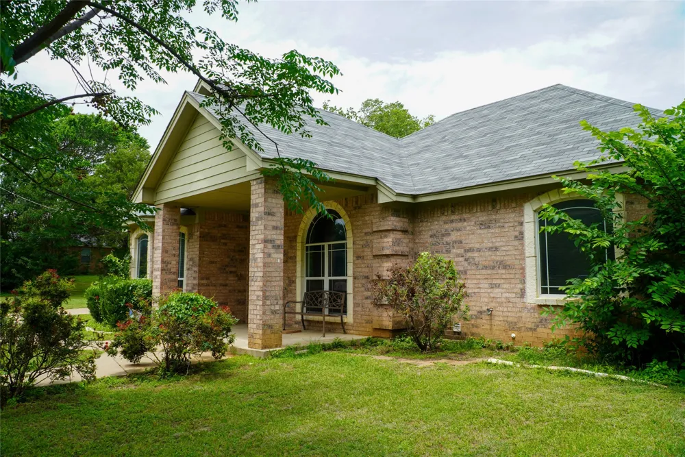 404 E Oakdale Street Keene, TX 76059