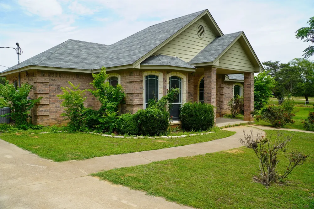 404 E Oakdale Street Keene, TX 76059