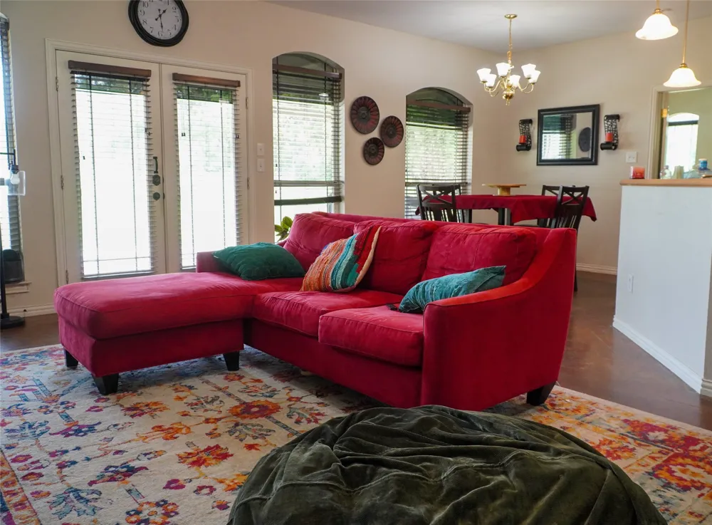 404 E Oakdale Street Keene, TX 76059