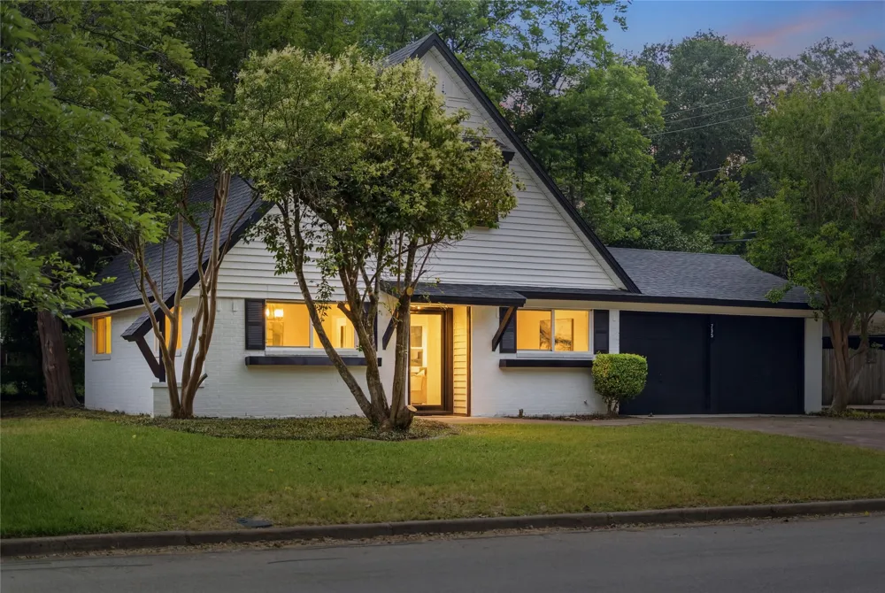 220 Robert Street Burleson, TX 76028