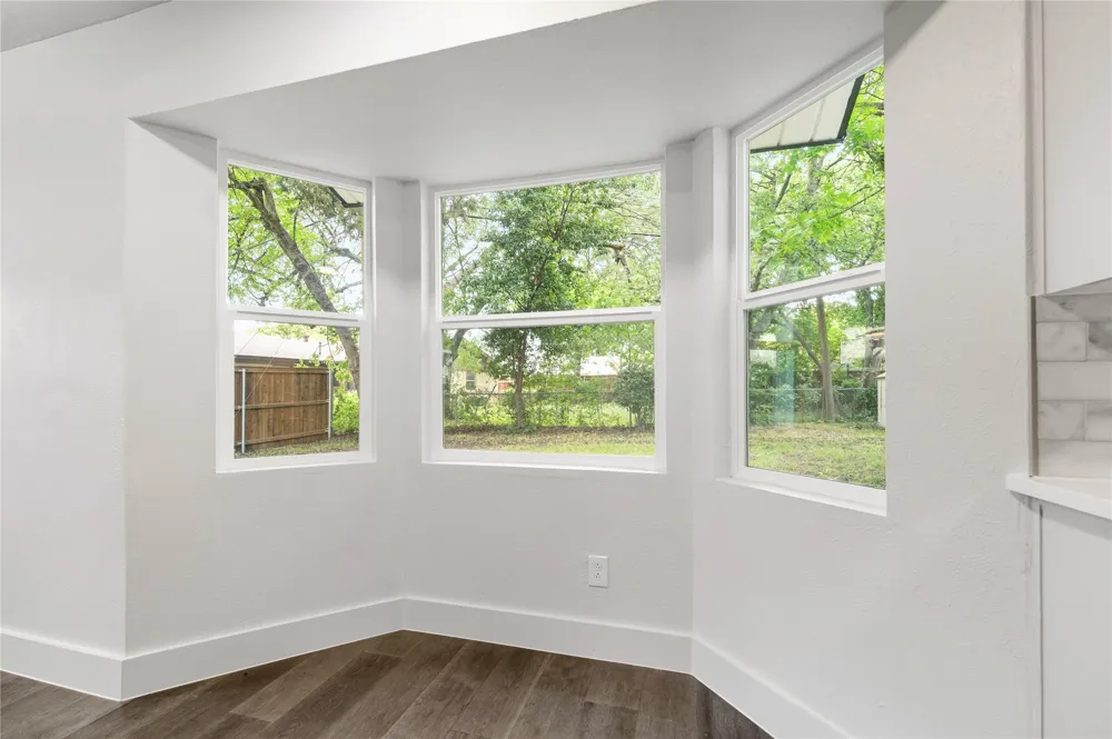 220 Robert Street Burleson, TX 76028