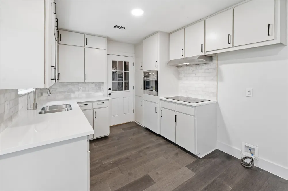 220 Robert Street Burleson, TX 76028