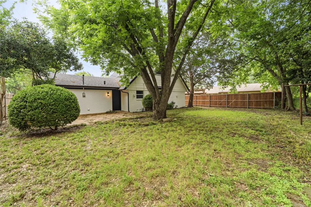 220 Robert Street Burleson, TX 76028