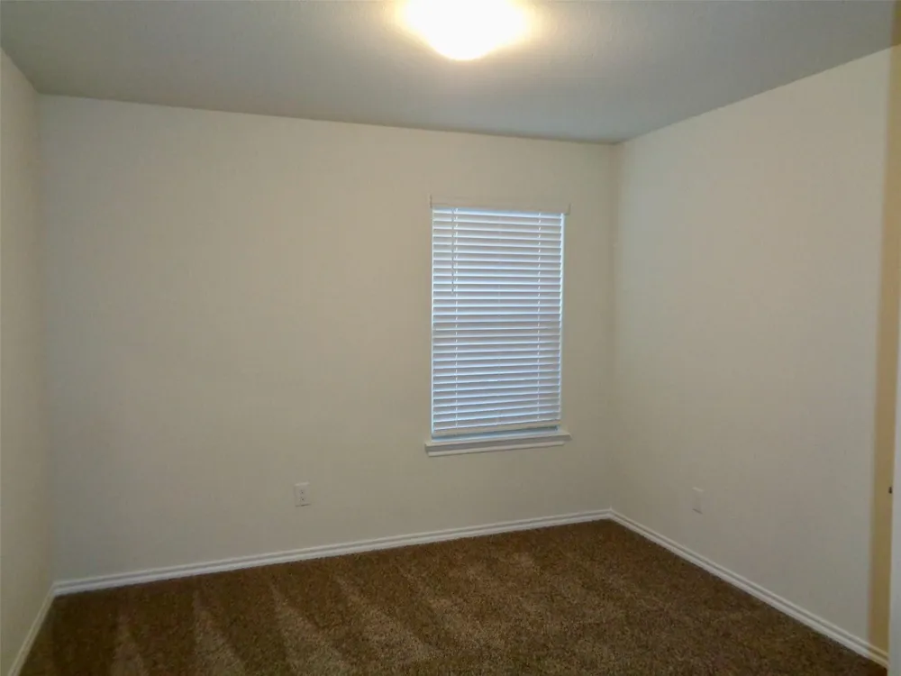 1806 Yale Street Farmersville, TX 75442
