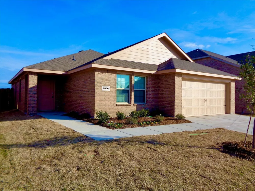 1806 Yale Street Farmersville, TX 75442