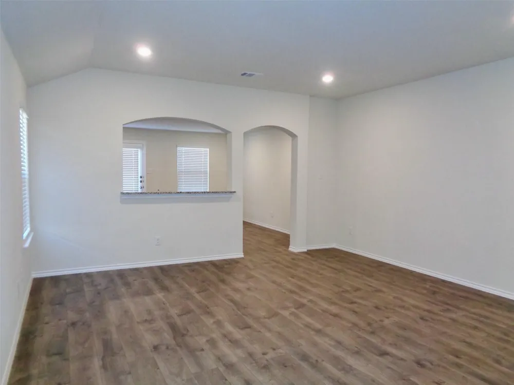 1806 Yale Street Farmersville, TX 75442