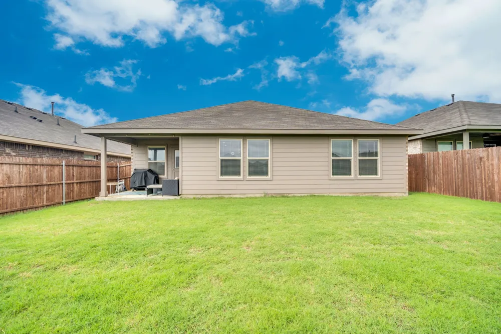 16620 Portage Street Justin, TX 76247