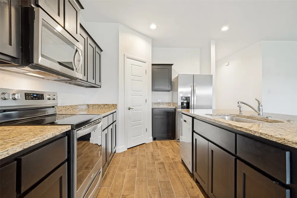 608 Breckenridge Park Drive Alvarado, TX 76009