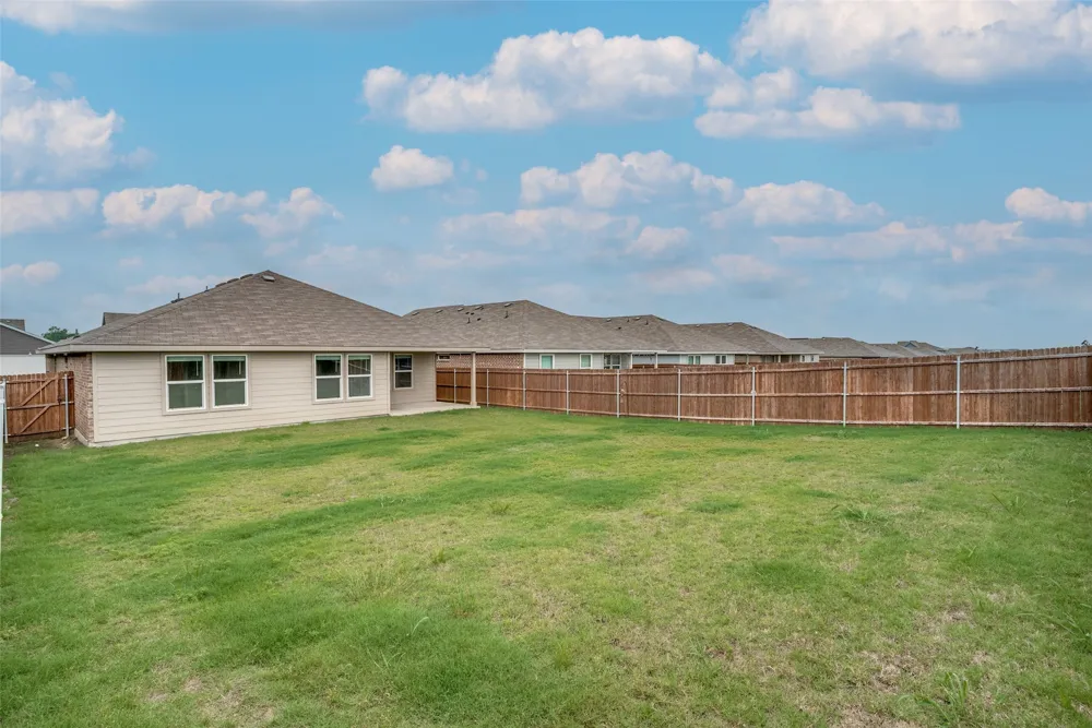 608 Breckenridge Park Drive Alvarado, TX 76009