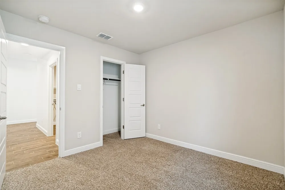 608 Breckenridge Park Drive Alvarado, TX 76009