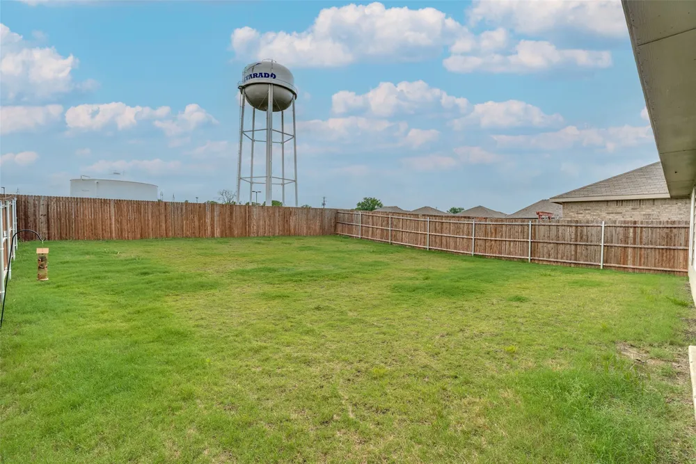 608 Breckenridge Park Drive Alvarado, TX 76009