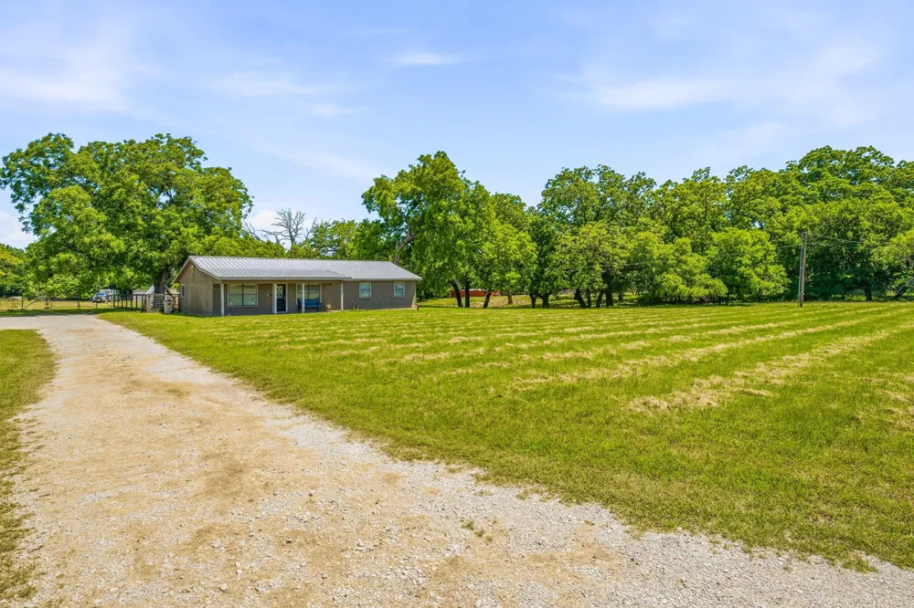 1105 Indian Creek Drive Comanche, TX 76442