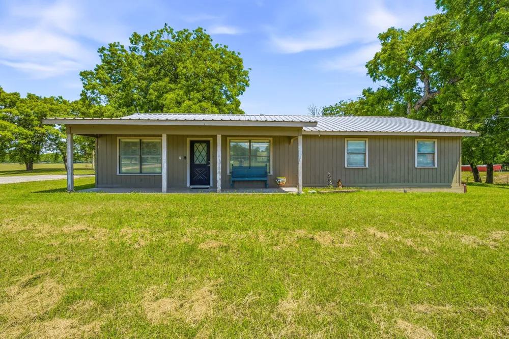 1105 Indian Creek Drive Comanche, TX 76442