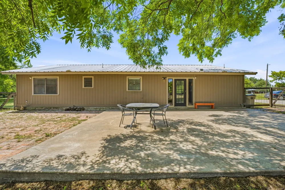 1105 Indian Creek Drive Comanche, TX 76442