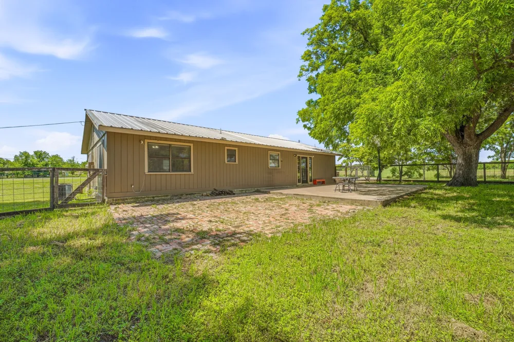 1105 Indian Creek Drive Comanche, TX 76442