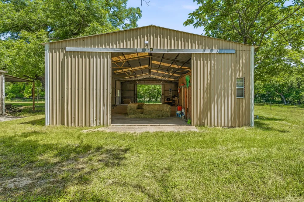 1105 Indian Creek Drive Comanche, TX 76442