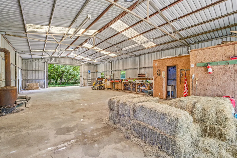1105 Indian Creek Drive Comanche, TX 76442