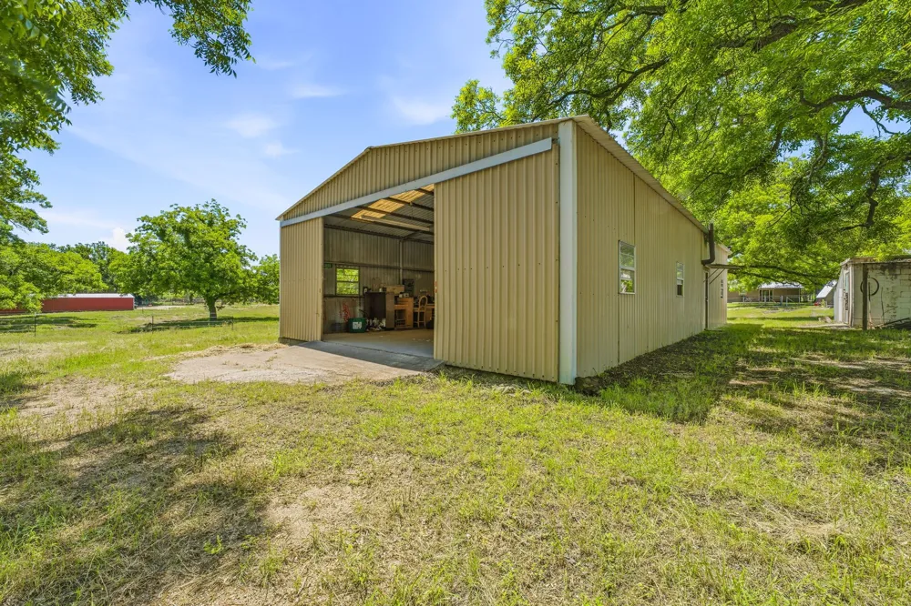 1105 Indian Creek Drive Comanche, TX 76442