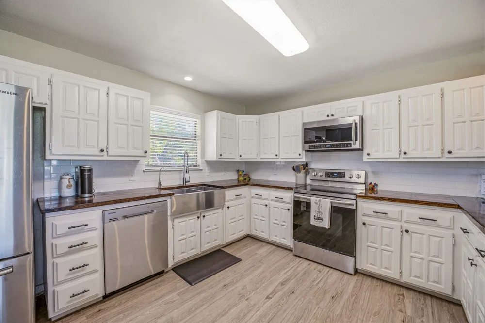 1105 Indian Creek Drive Comanche, TX 76442