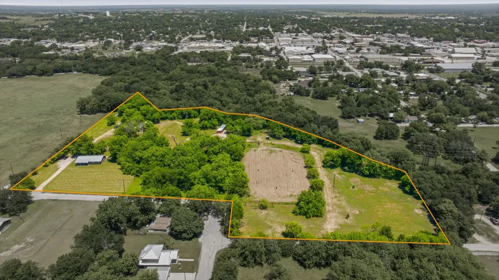 1105 Indian Creek Drive Comanche, TX 76442