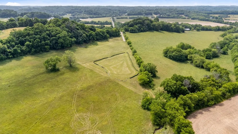 1924 Thompson Station Rd W Thompsons Station, TN 37179