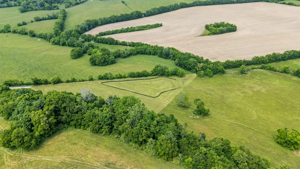 1924 Thompson Station Rd W Thompsons Station, TN 37179