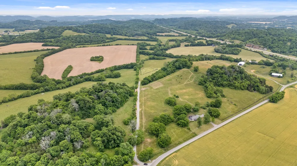 1924 Thompson Station Rd W Thompsons Station, TN 37179