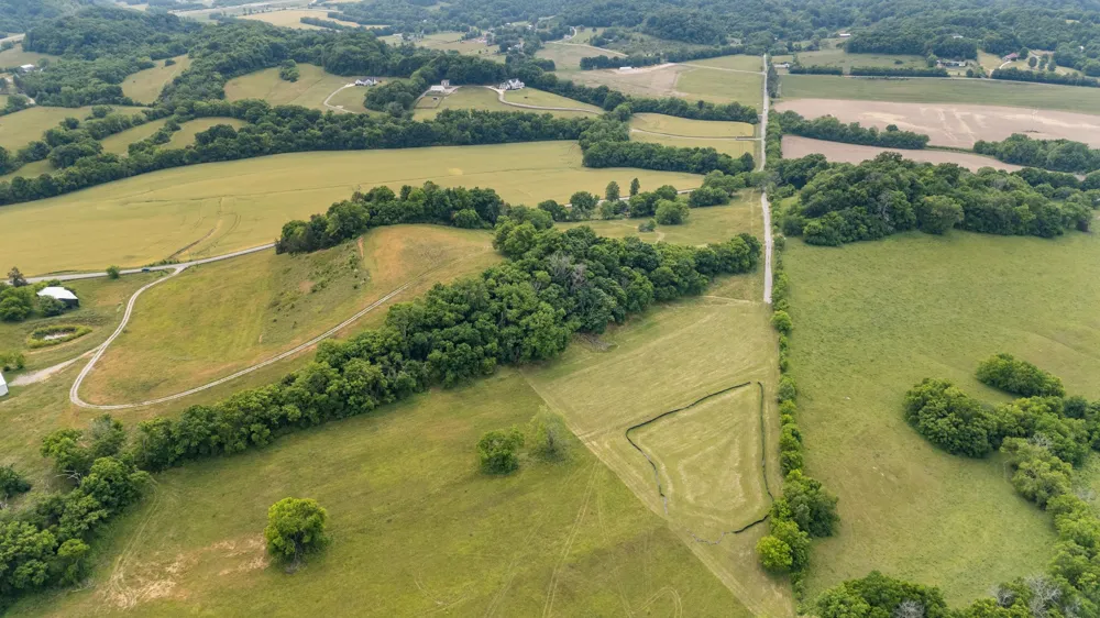 1924 Thompson Station Rd W Thompsons Station, TN 37179
