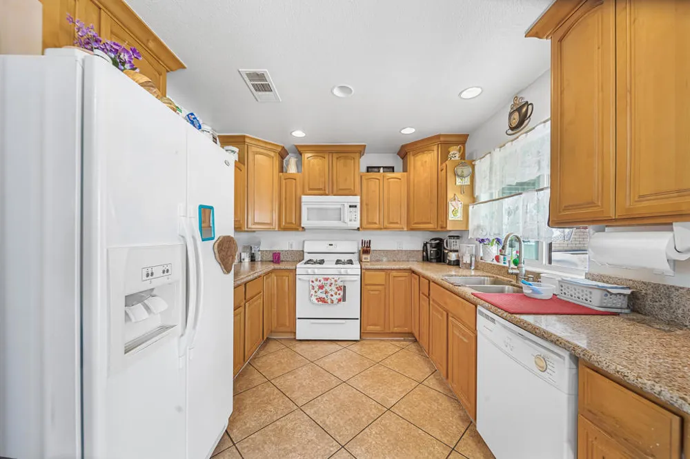 1527 Marina Drive Thermal, CA 92274