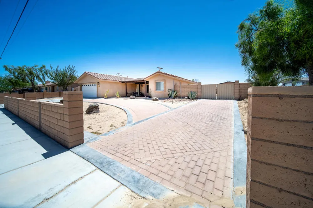 1527 Marina Drive Thermal, CA 92274
