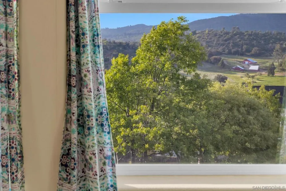 16913 Harrison Park Trl Julian, CA 92036