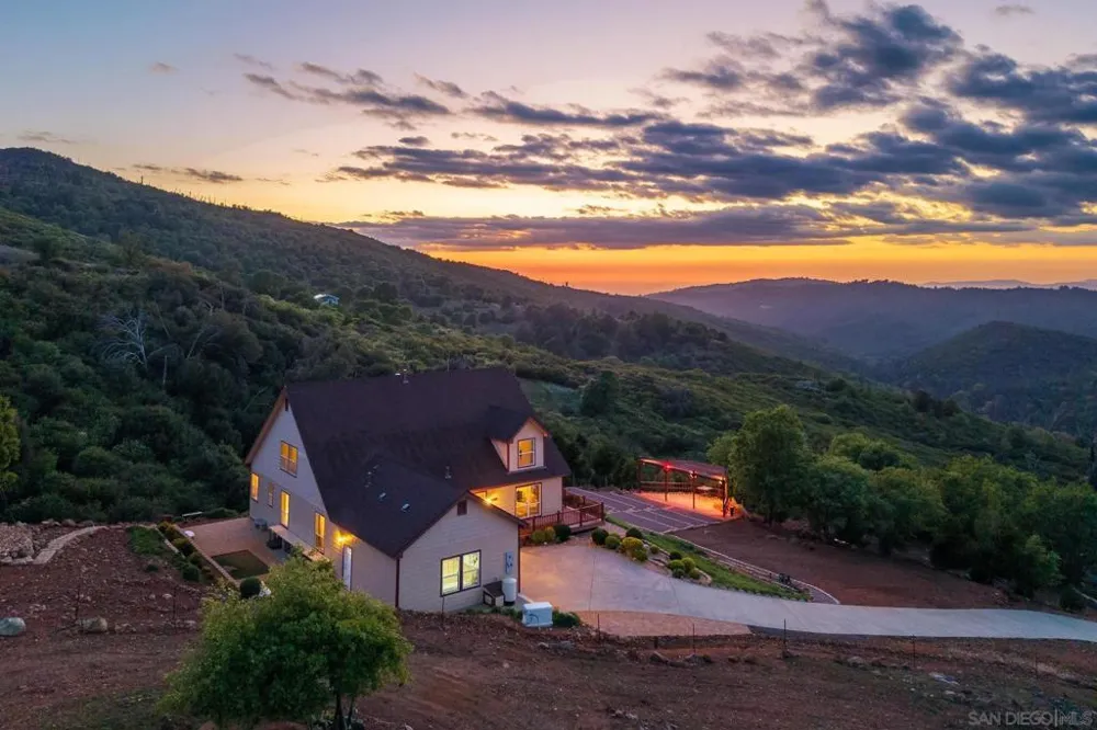 16913 Harrison Park Trl Julian, CA 92036