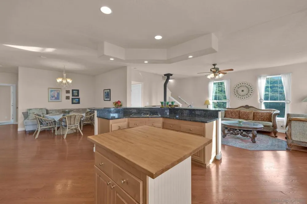 16913 Harrison Park Trl Julian, CA 92036