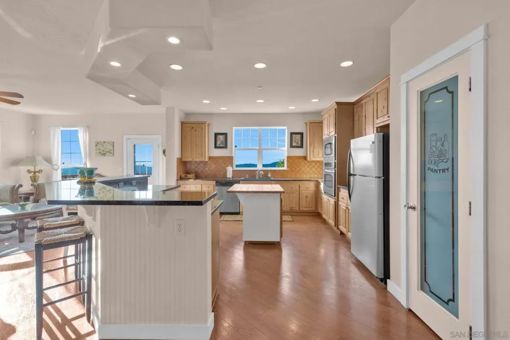 16913 Harrison Park Trl Julian, CA 92036