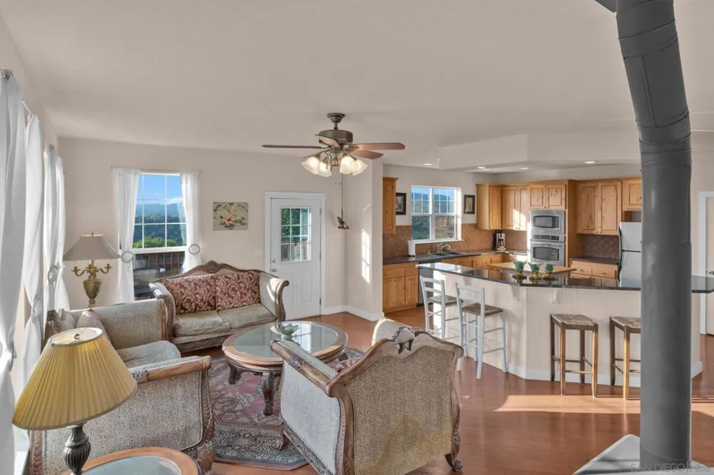 16913 Harrison Park Trl Julian, CA 92036