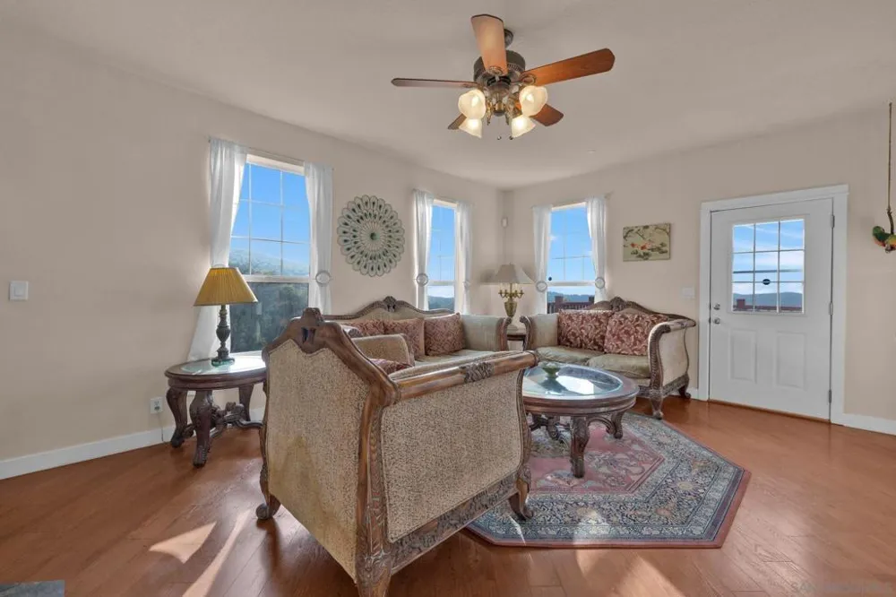 16913 Harrison Park Trl Julian, CA 92036