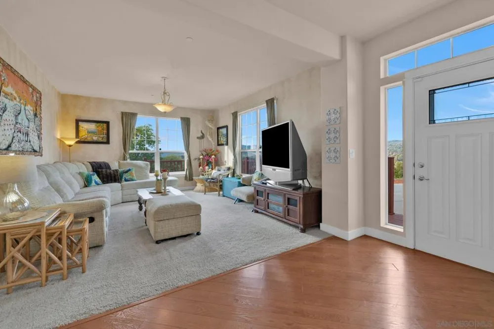 16913 Harrison Park Trl Julian, CA 92036