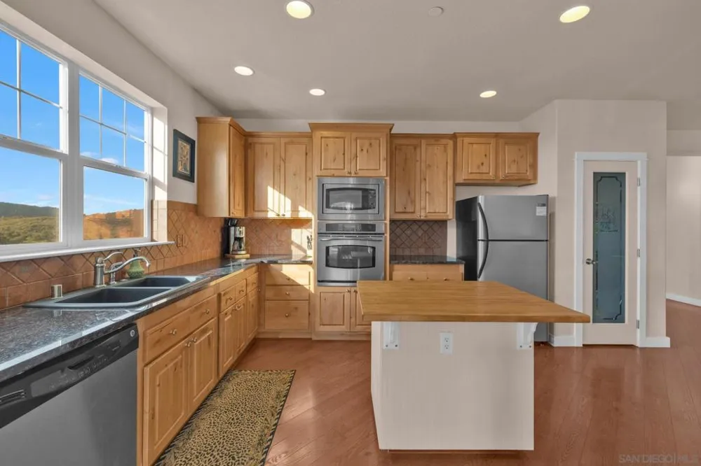 16913 Harrison Park Trl Julian, CA 92036