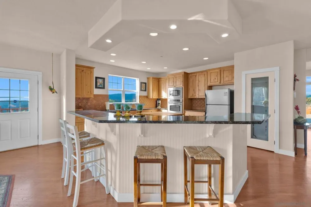 16913 Harrison Park Trl Julian, CA 92036