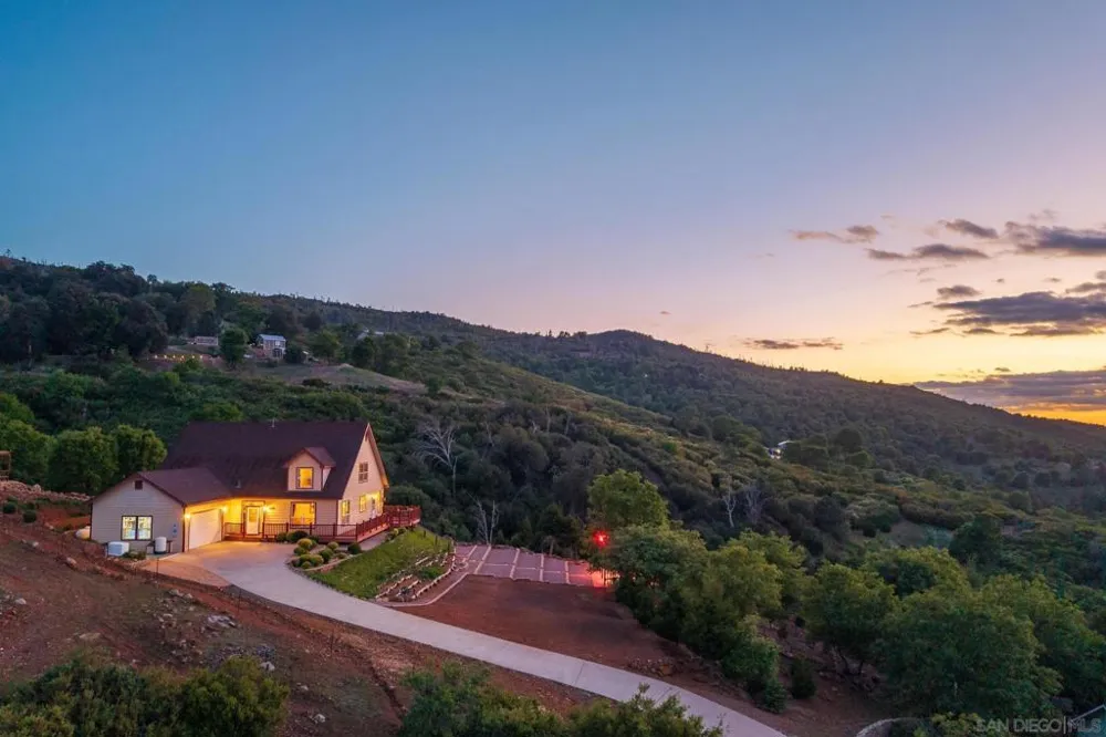 16913 Harrison Park Trl Julian, CA 92036