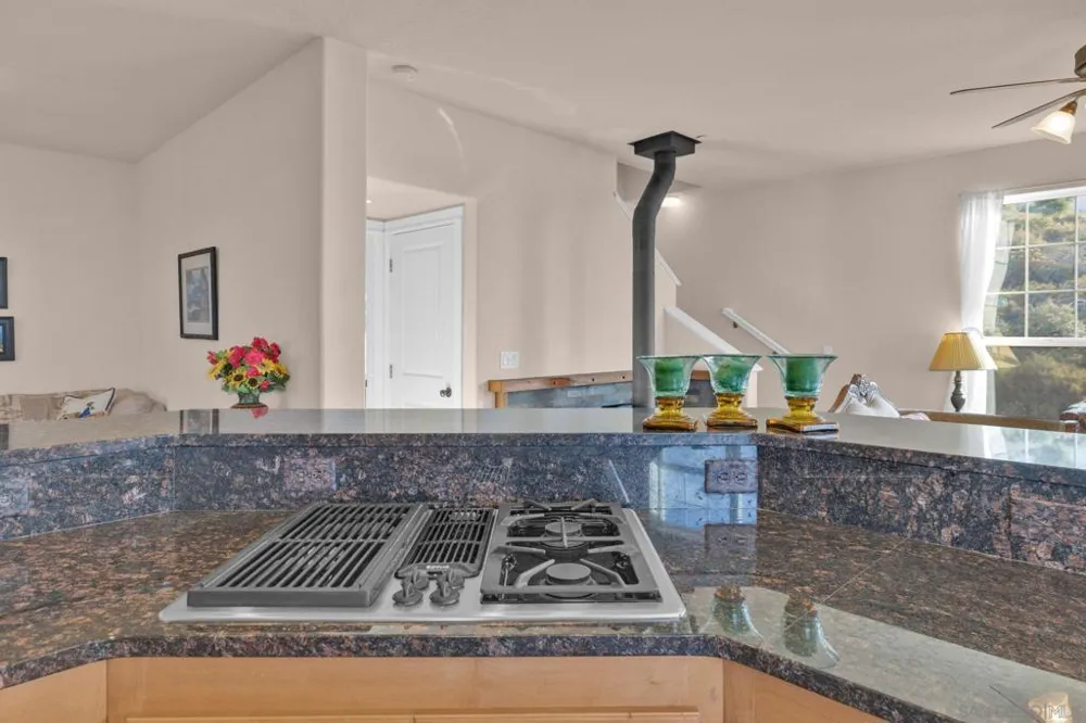 16913 Harrison Park Trl Julian, CA 92036