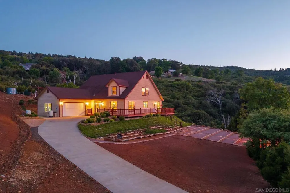 16913 Harrison Park Trl Julian, CA 92036