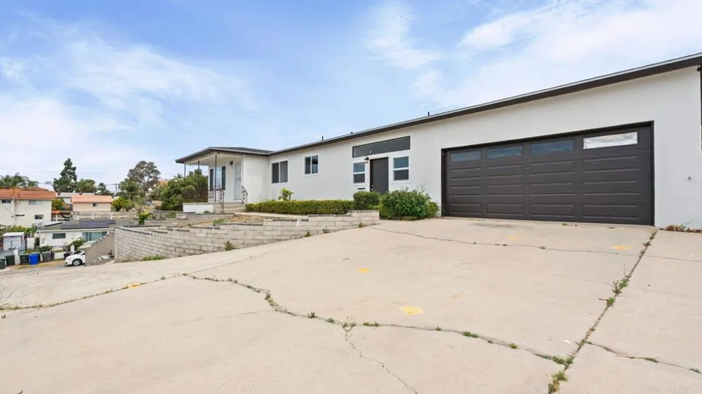 3140 E 2nd Street National City, CA 91950
