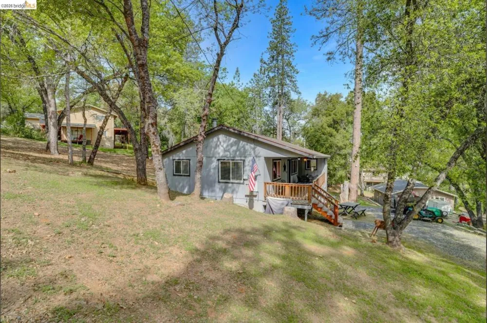 18996 Digger Pine Street Groveland, CA 95321