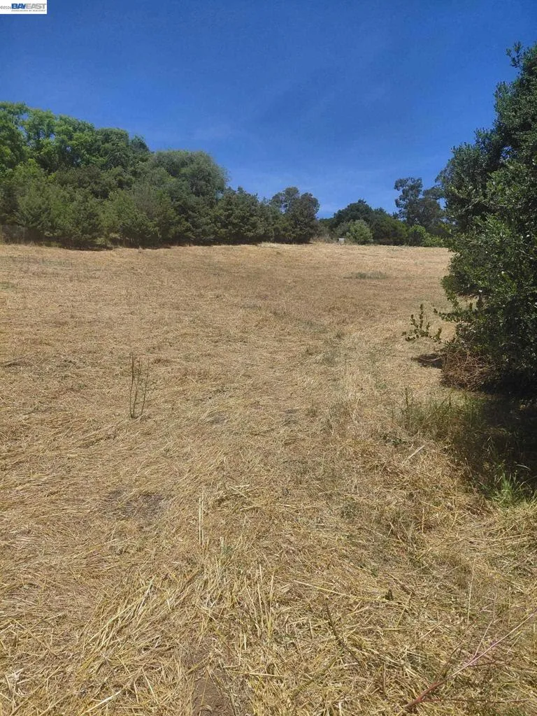 4060 Lambert Rd El Sobrante, CA 94803