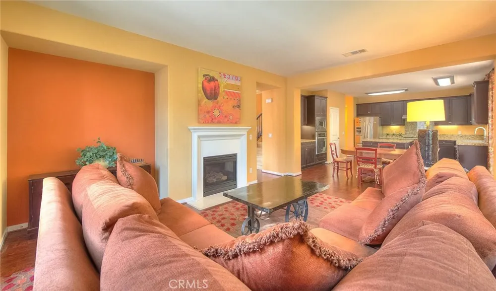 906 Woodbine Azusa, CA 91702