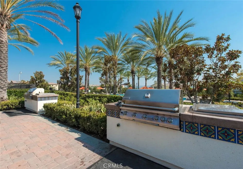 906 Woodbine Azusa, CA 91702
