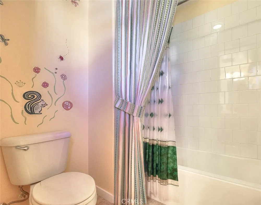 906 Woodbine Azusa, CA 91702