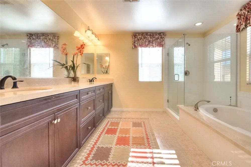 906 Woodbine Azusa, CA 91702