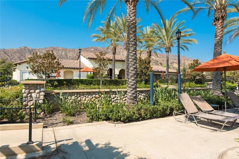 906 Woodbine Azusa, CA 91702